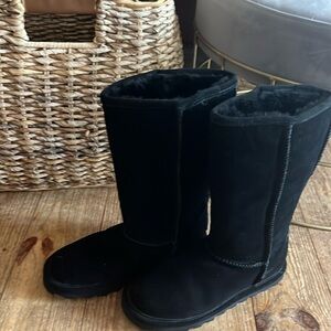 BearPaw Genuine Leather and Wool Sherpa Boots